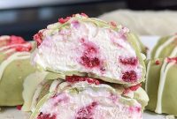 Raspberry Frozen Yogurt Bites: No-Bake Berry Clusters