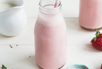 Vegan Strawberry Milkshake Recipe — Creamy Dairy-Free Smoothie