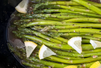 Slow Cooker Lemon Garlic Asparagus Recipe for Tender Veggies