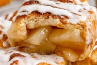 Mini Apple Pie Bites: Crispy Cinnamon Handheld Pastry Recipe