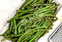 Crispy Air Fryer Green Beans with Garlic and Parmesan