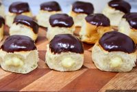Boston Cream Pie-Stuffed Hawaiian Rolls Recipe: Sweet Cream-Filled Buns