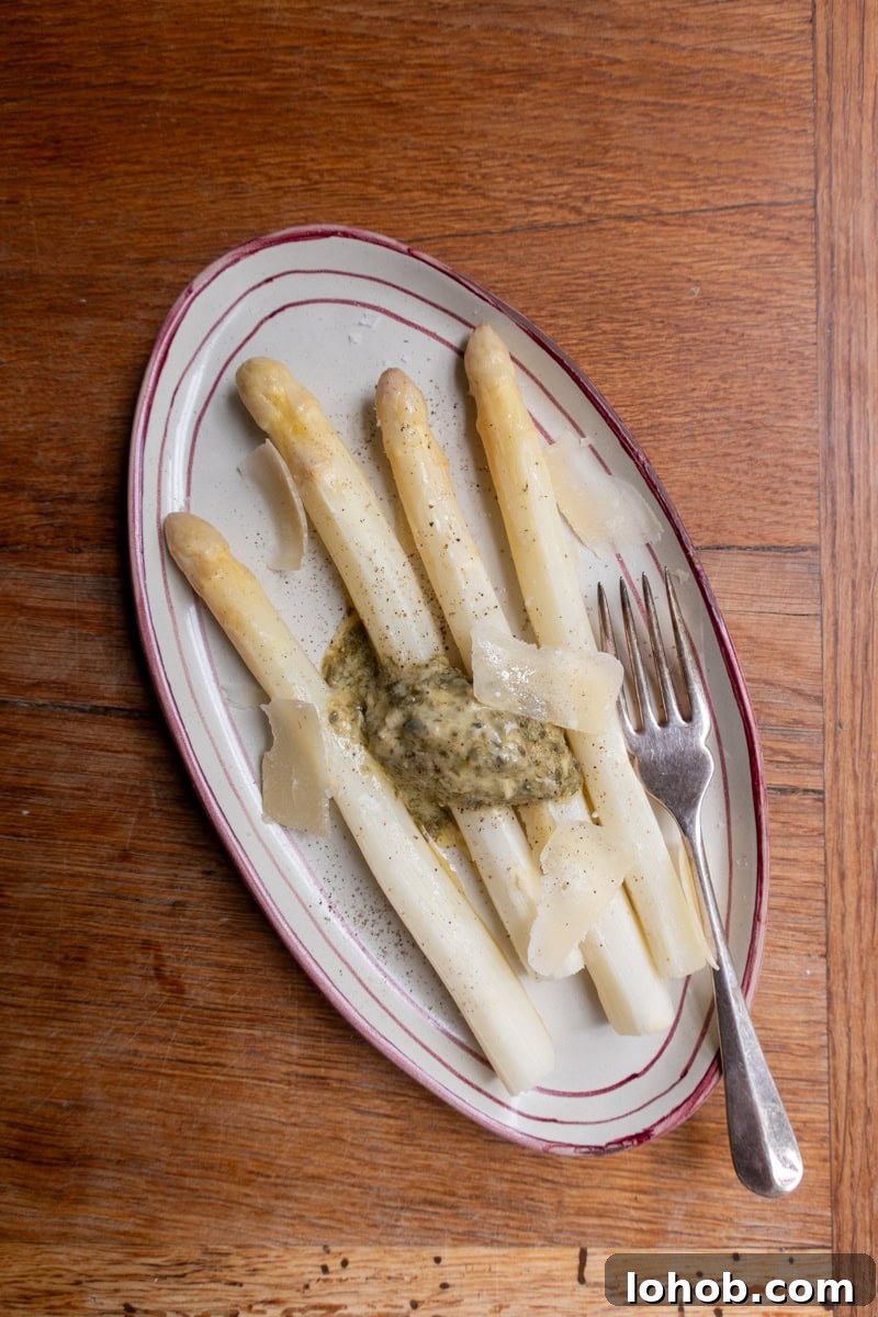White asparagus bunch
