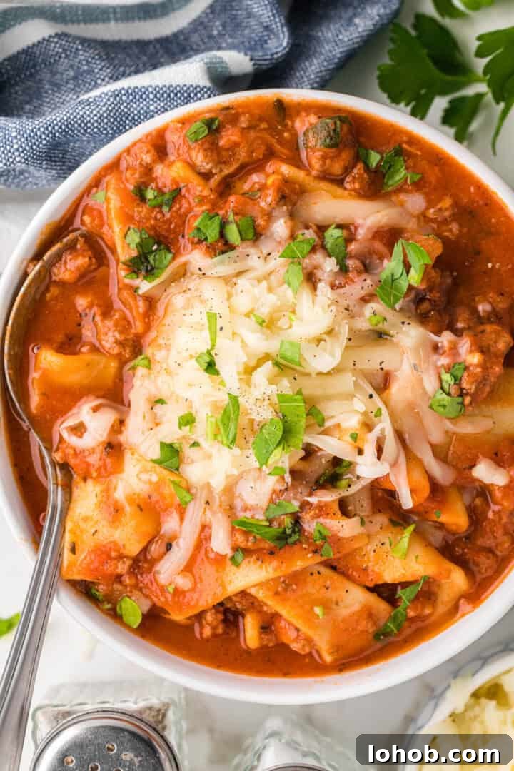 Hearty Lasagna Soup Recipe: Comforting One-Pot Dinner 9 img 15804 10