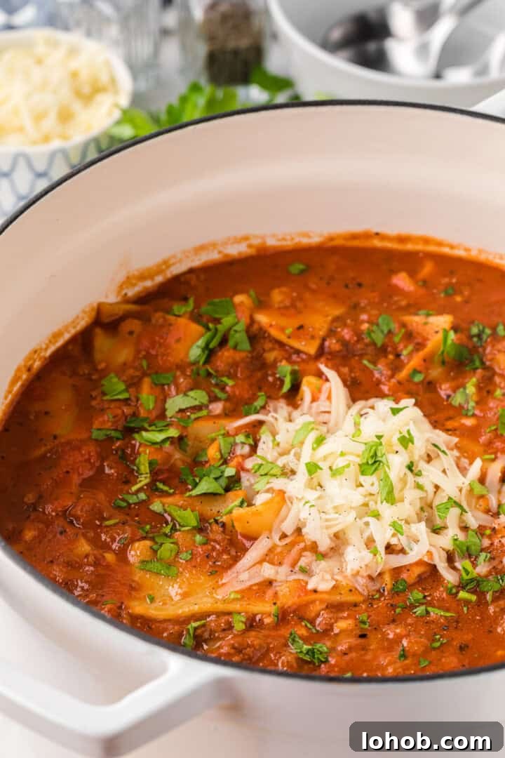 Hearty Lasagna Soup Recipe: Comforting One-Pot Dinner 6 img 15804 7