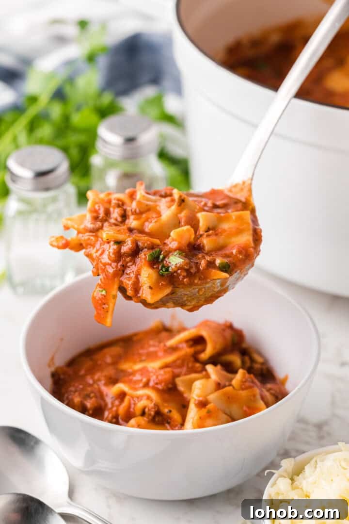 Hearty Lasagna Soup Recipe: Comforting One-Pot Dinner 7 img 15804 8