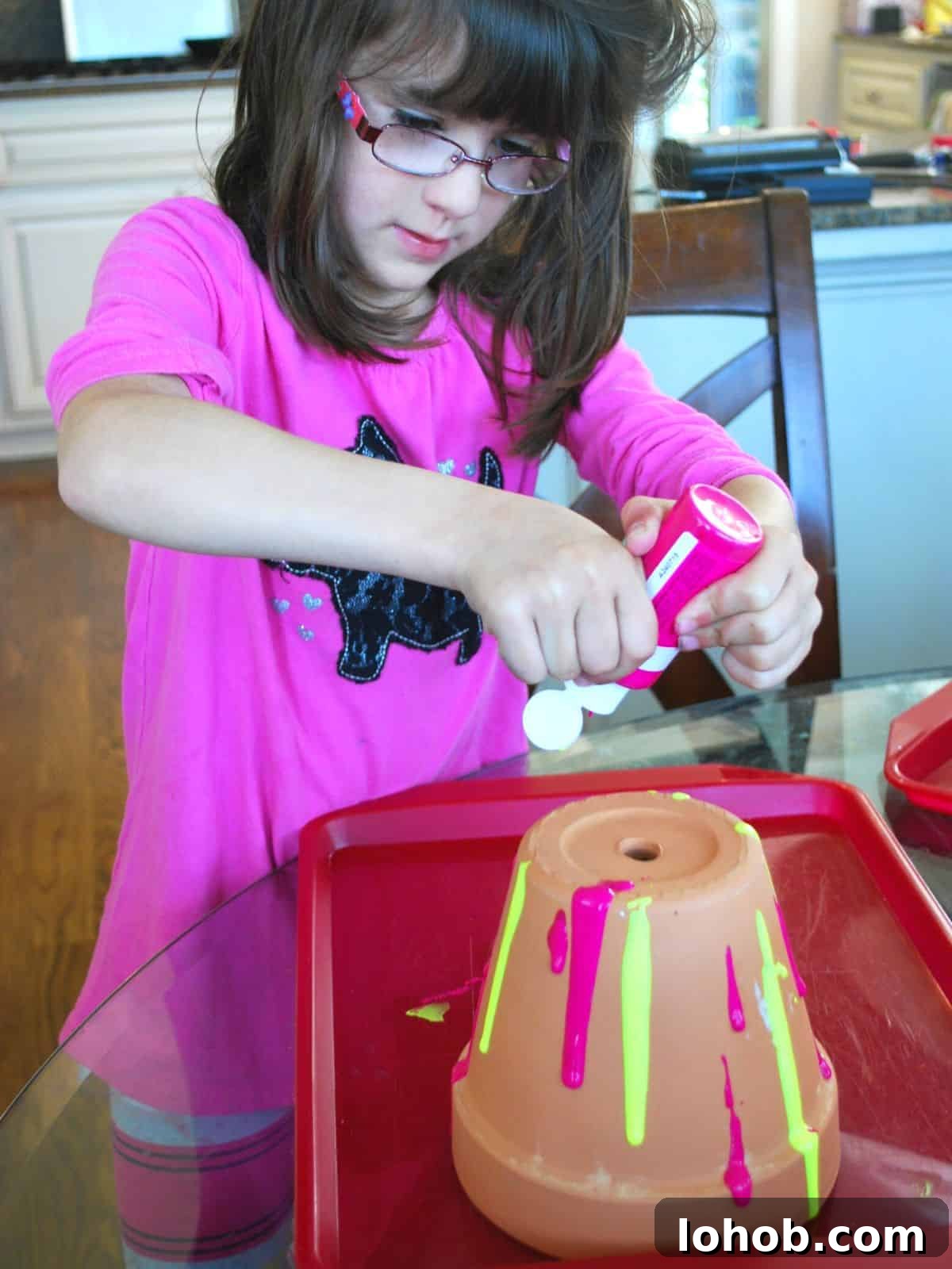 Drip-Painted Flower Pots: Colorful DIY Planter Ideas 4 drip painted flower pots