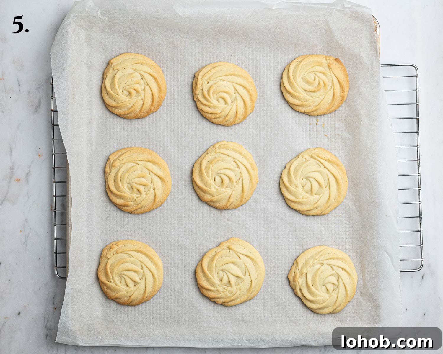Vegan Viennese Whirls Recipe — Crisp, Buttery Cookies 9 Step 5, the baked biscuits.