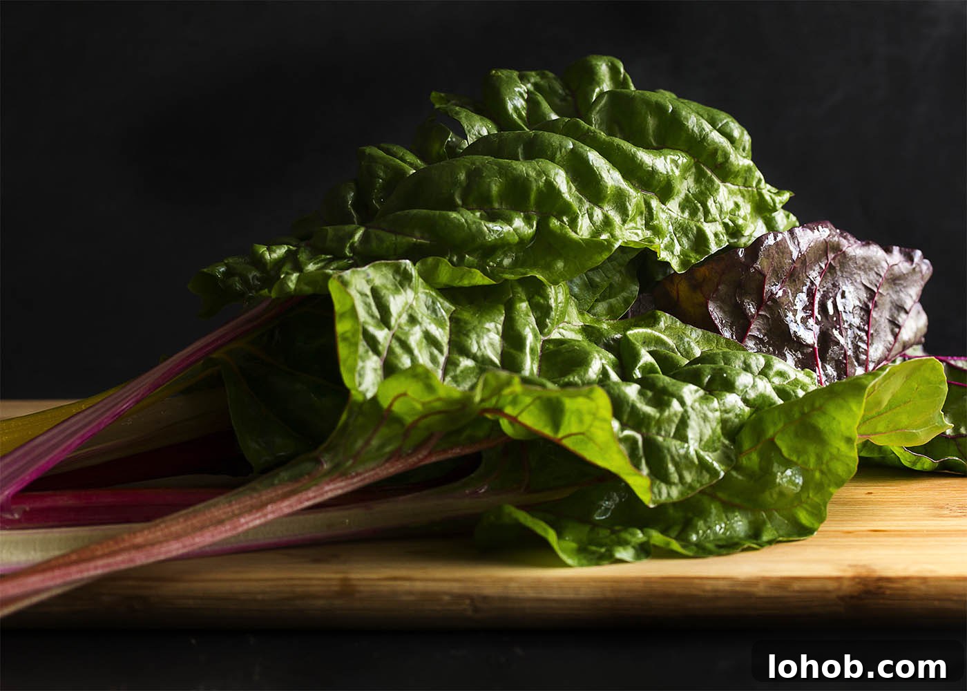 Swiss Chard Guide: Nutrition, Uses, and Cooking Tips 4 Ingredient Spotlight: Swiss Chard - Swiss chard is a wonderful, hearty green that is great in soups, gratins, pastas, and many other recipes. Its flavor is a cross between spinach and beets and you'll love cooking with it once you give it a try.