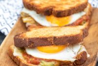 Guacamole, Salsa & Egg Breakfast Sandwich Recipe