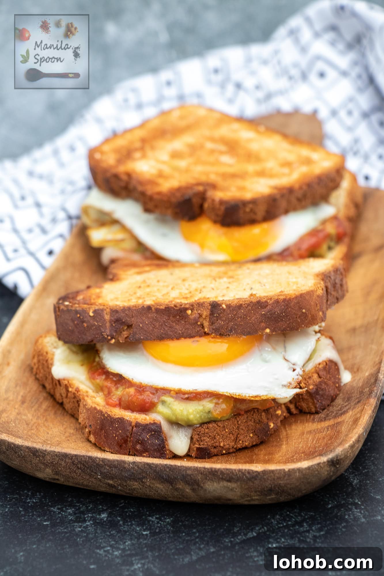 Guacamole, Salsa & Egg Breakfast Sandwich Recipe 2 Guacamole, salsa and egg breakfast sandwich