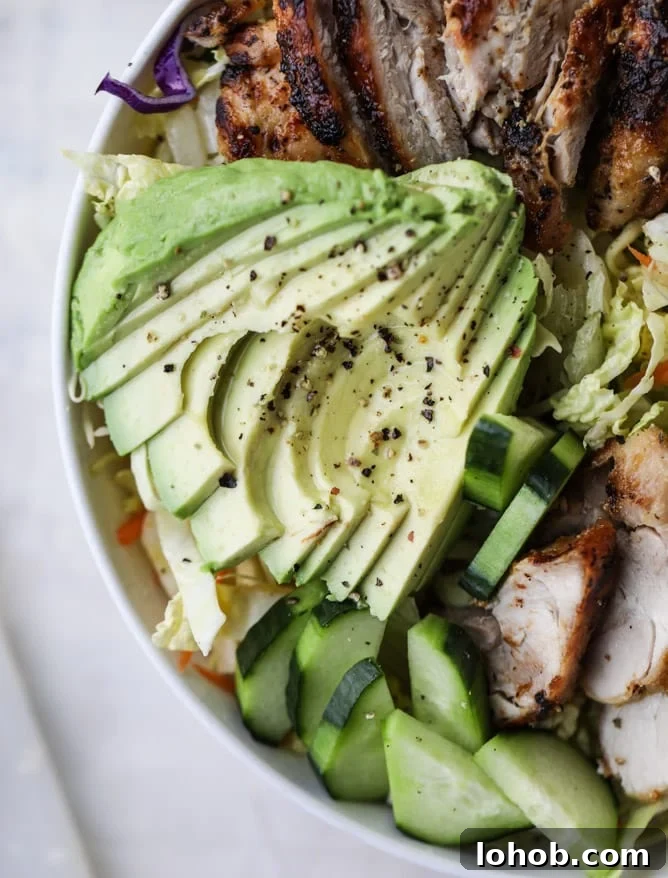 chicken avocado salad with peanut dressing I howsweeteats.com