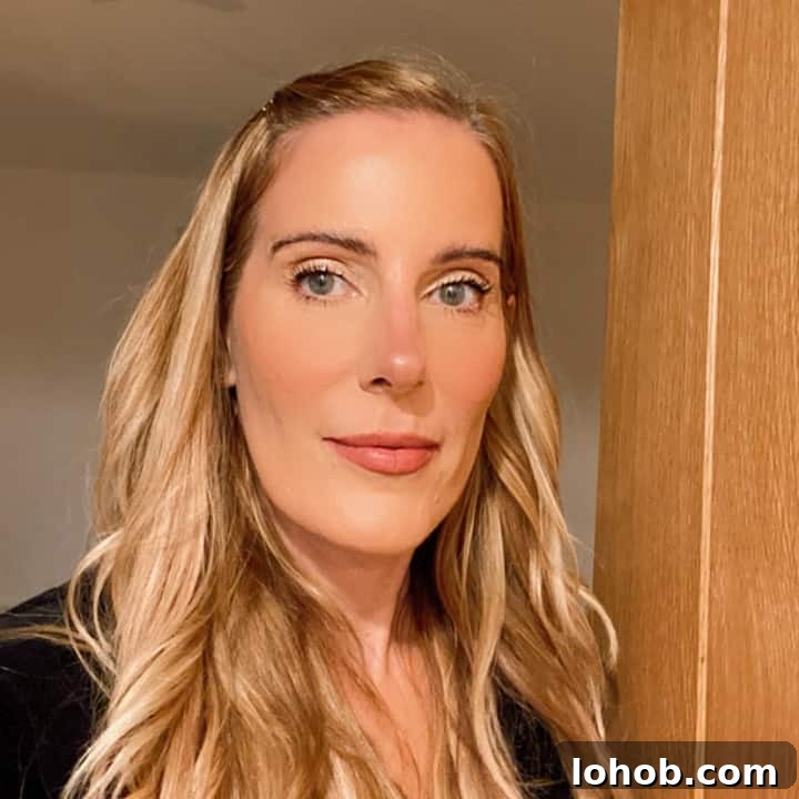 Head shot of Deborah Rainford